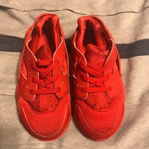 Nike hurache red size 9 toddler